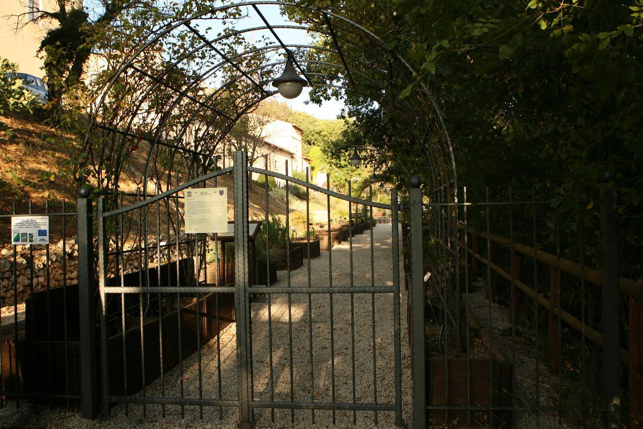 Convento Di San Colombo Hotel Santo Stefano Di Sessanio Exterior photo